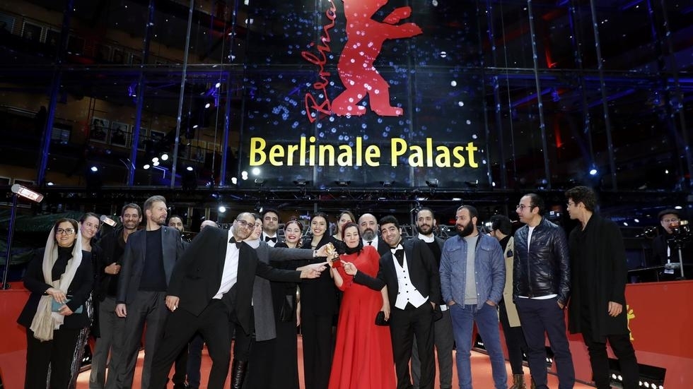 w980-p16x9-2020-02-29t202046z_997271621_up1eg2t1kimht_rtrmadp_3_filmfestival-berlin-closing-red-carpet_0.jpg